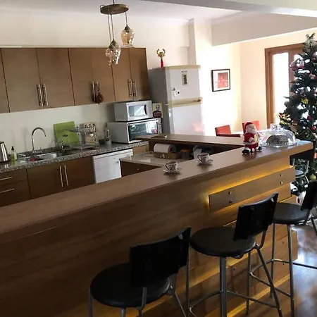 Comfy 3 House With Garden Apartment