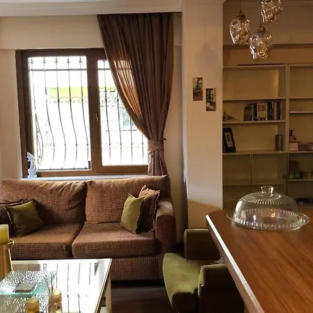 Διαμέρισμα Comfy 3 House With Garden *